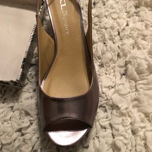 Chinese Laundry Sling